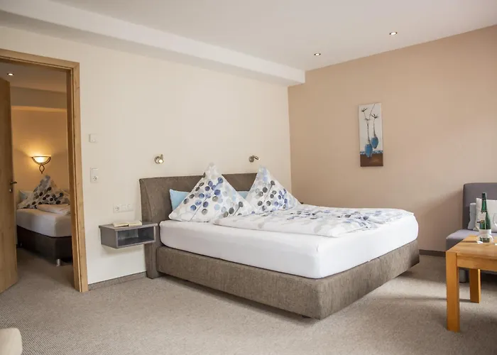 Landgasthof Winzerscheune 3* فلاويخ